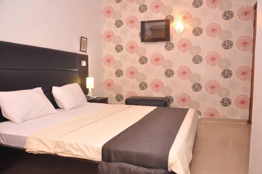 Royal Kaft Hotel Ikorodu Zewnętrze zdjęcie